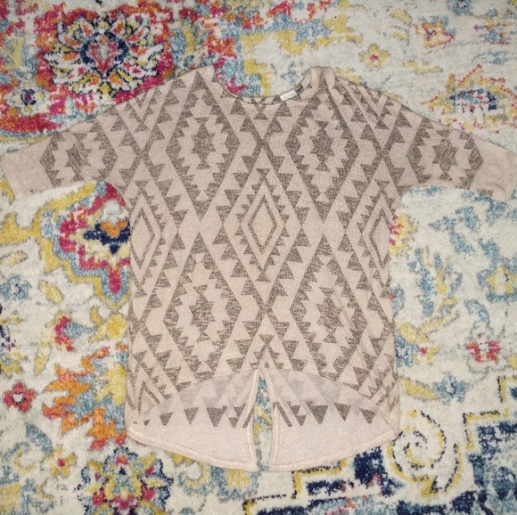 Daytrip Light Sweater Top - Picture 1 of 3